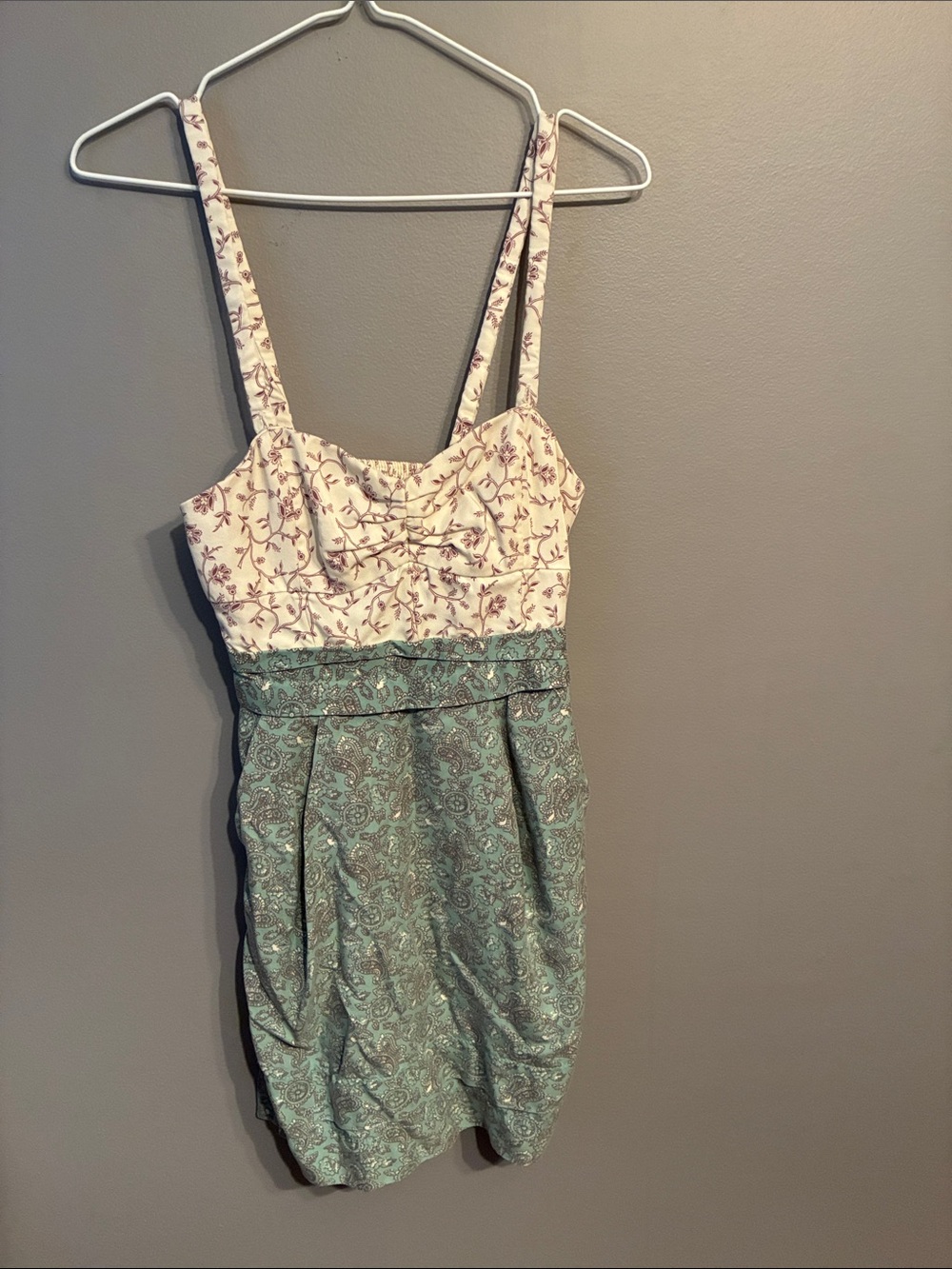 Wilfred Two-Tone Floral Mini Dress in Cream and Green